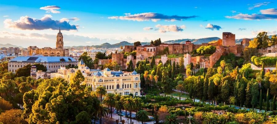 Málaga: Cathedral, Alcazaba, Roman Theater Walking Tour - Alcazaba and Gibralfaro Views: The Stop That Resets Your Perspective