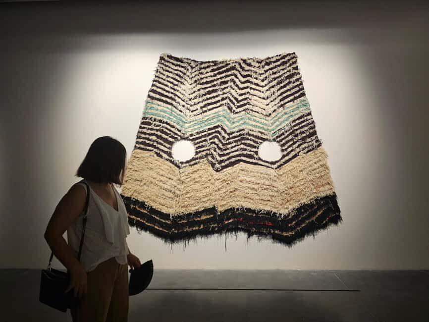 Malaga: Centre Pompidou Malaga Ticket and City Audio Guide - The city audio guide: 95 points of interest that turn into a route