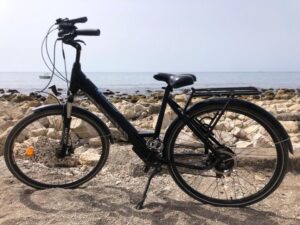 Malaga: Electric Bike Rental - The Sidney E-bike: Upright Comfort for Malaga’s Streets