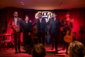 Málaga: Flamenco Course 4pm + 1-Hour Show, 3 Tapas and Drink - The 4:00 PM Workshop: Palmas, Rhythms, and Basic Steps You Can Use Immediately