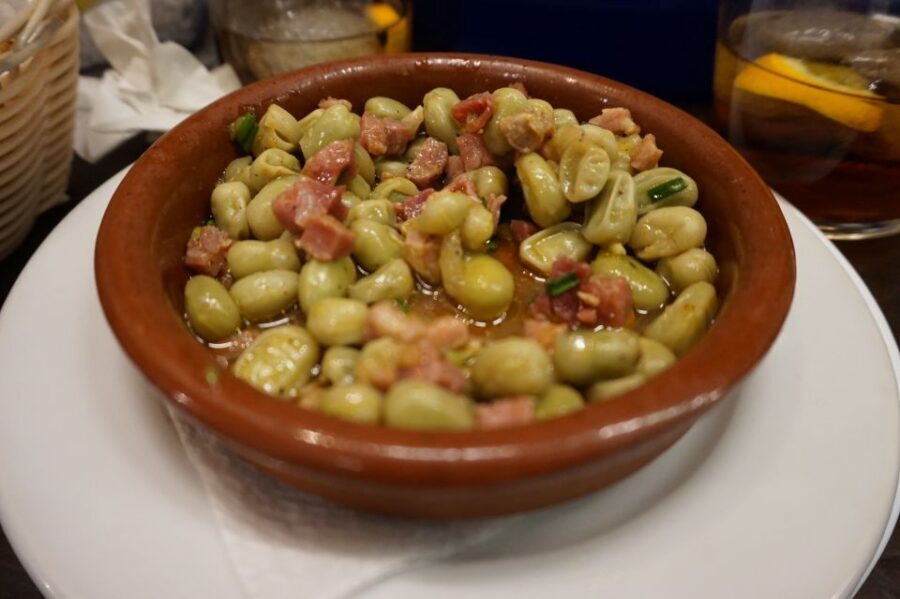 Malaga: Flamenco, Tapas, and Wine Tour - Food and drinks: what you’ll actually get (and how to order mentally)