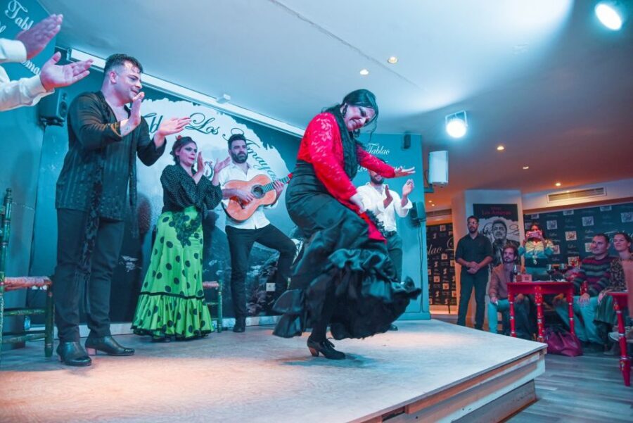 Malaga: Flamenco, Tapas, and Wine Tour - Where you meet, where you end, and how the night flows