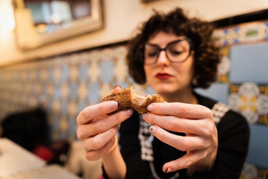 Malaga: Food Tour with Local Guide, Tapas, and Drinks - The smart reason to do tapas on a guided route