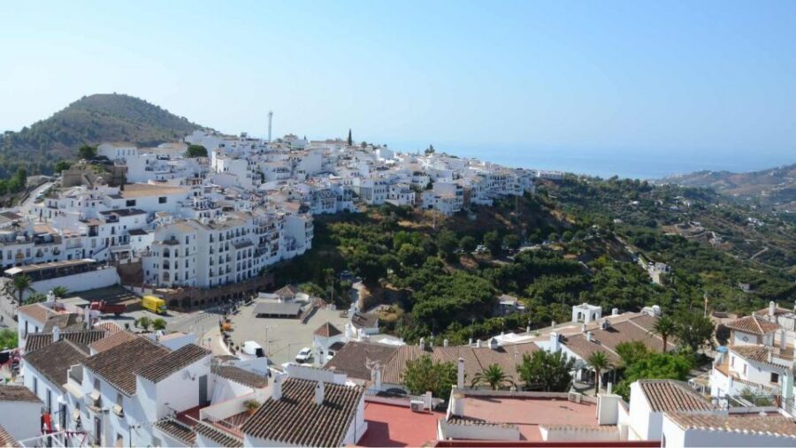 Malaga: Frigiliana & Nerja Tour with Local Product Tastings - How the day actually flows: guided context with breathing room
