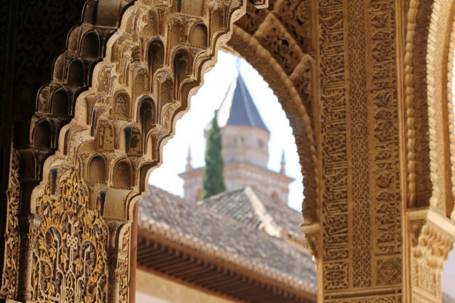 Malaga: Granada Day Trip with Alhambra, Palaces and Gardens - Why a Malaga-to-Granada Alhambra day trip makes sense