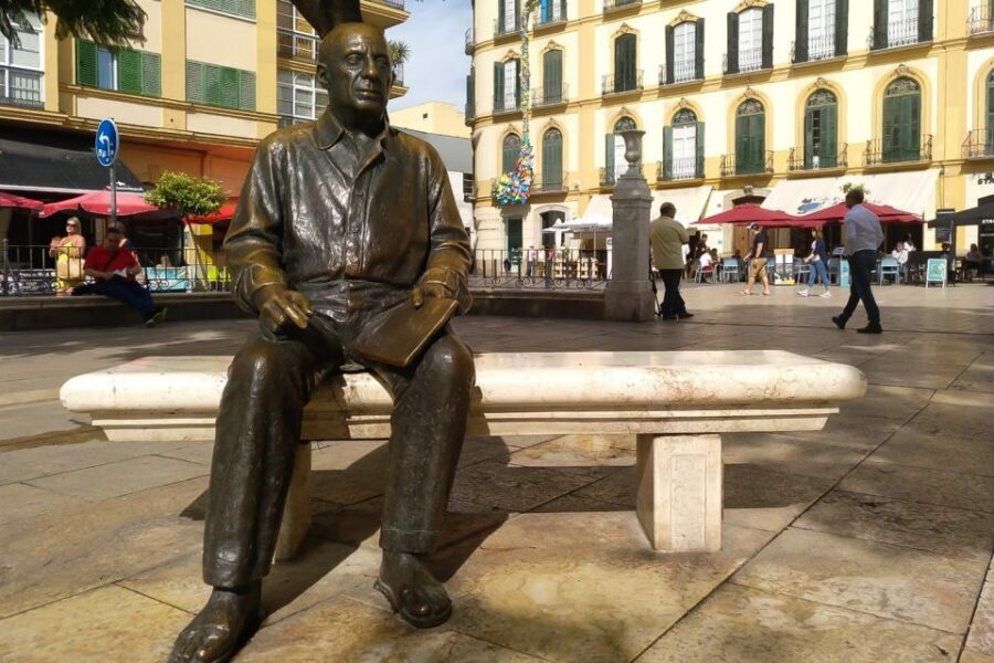 Malaga: Guided tour of Picasso's Birthplace Museum - Your Guide and the Storytelling That Makes It Click