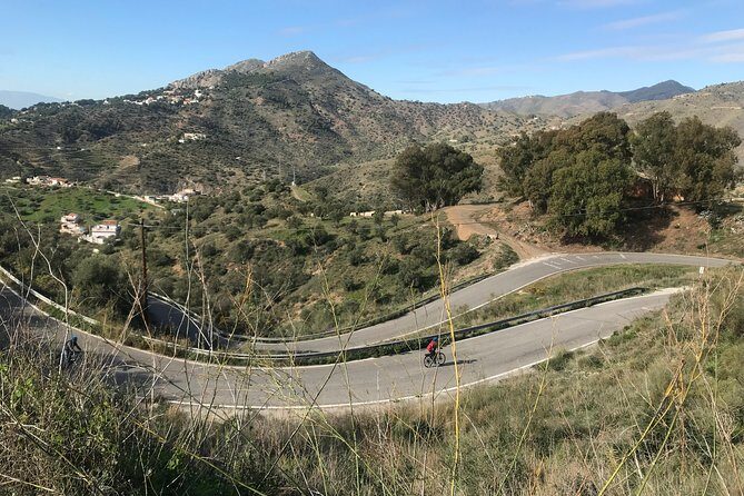 Malaga Highest Peak E-Bike Tour: White Village Olias and El Palo - Pace, group size, and how hard it really feels