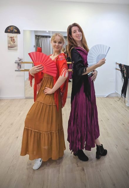 Málaga: Learn to dance flamenco rumba in 45 minutes - The Dance Itself: Fans, Hats, and That Real Spanish-Party Feeling