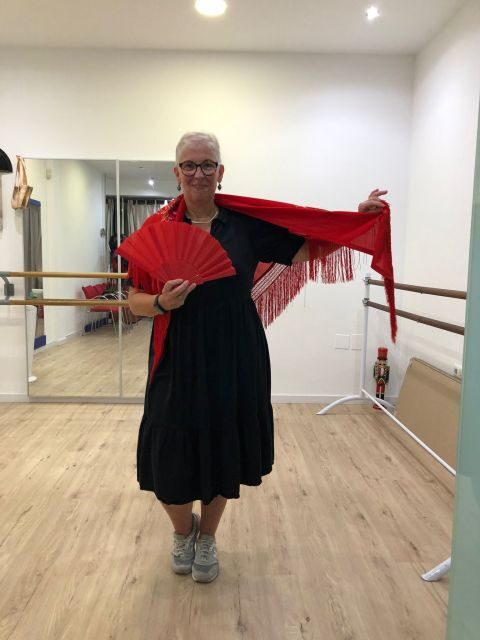 Málaga: Learn to dance flamenco rumba in 45 minutes - What Happens at the End: Stretches and a Calm Finish