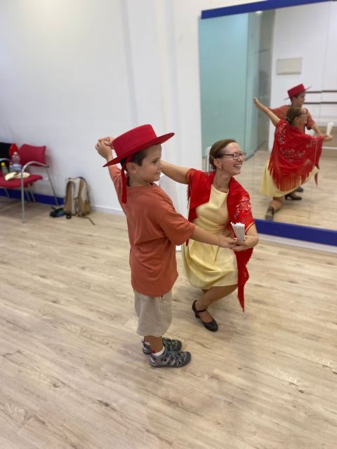 Málaga: Learn to dance flamenco rumba in 45 minutes - Who This Class Suits Best (and Who Should Skip It)