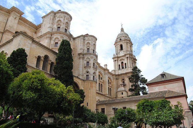 Malaga Monuments Private Walking Tour - Parque de Málaga: A Calm Pause That Makes the Bigger Sites Click