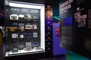 Malaga: OXO Video Game Museum Ticket Entry - Starting with the 3D room: your first real taste of the tech