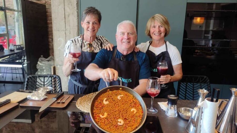 Málaga: Paella and Sangria Cooking Class with Market Visit - Key highlights at a glance