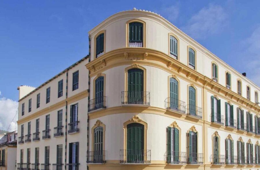 Málaga: Picasso Birthplace Museum Ticket & City Audio Guide - What you see inside the birthplace museum (and what it feels like)