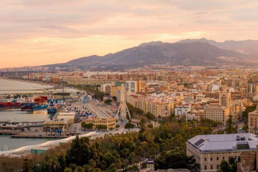 Malaga: Private custom Walking tour with a local guide - How the 2 to 8 hours fit real schedules