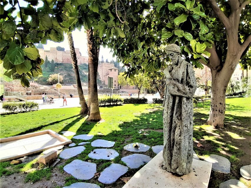 Malaga: Private walking tour - Practical tips for the day: what to bring and how to plan your entrances
