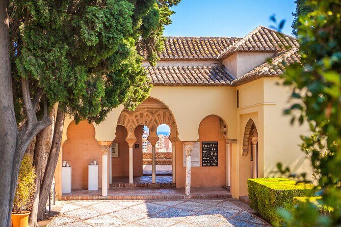 Malaga Private Walking Tour, Alcazaba & Catamaran Cruise - Why the hilltop time can feel like work (and how to handle it)