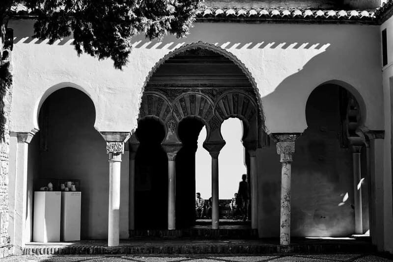 Malaga: Private Walking Tour with Official Guide - Practical details that matter on the ground
