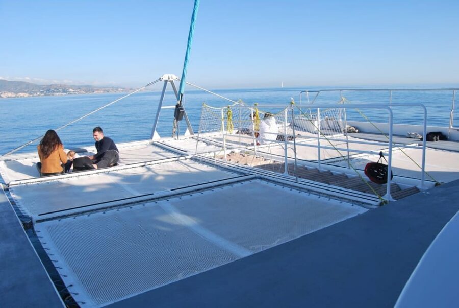 Malaga: Sailing Catamaran Sunset Cruise with Live DJ & Drink - What’s included (and what you’ll need to plan for)