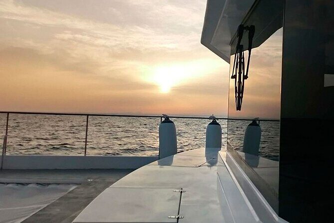 Malaga Sunset Cruise and Restaurant Dinner - Special Departure with DJ: Fun Upgrade or Volume Risk