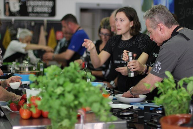 Malaga Tapas Cooking Class - Quick takeaways