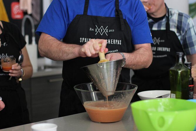 Malaga Tapas Cooking Class - Cooking 4 tapas hands-on: tortilla, pil pil prawns, and more