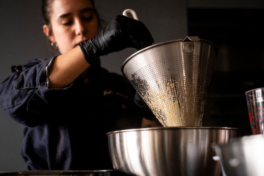 Malaga: The Ultimate Tapas Workshop with Market Visit - Pairing drinks the Spanish way: sangría, wine, and sharing small plates