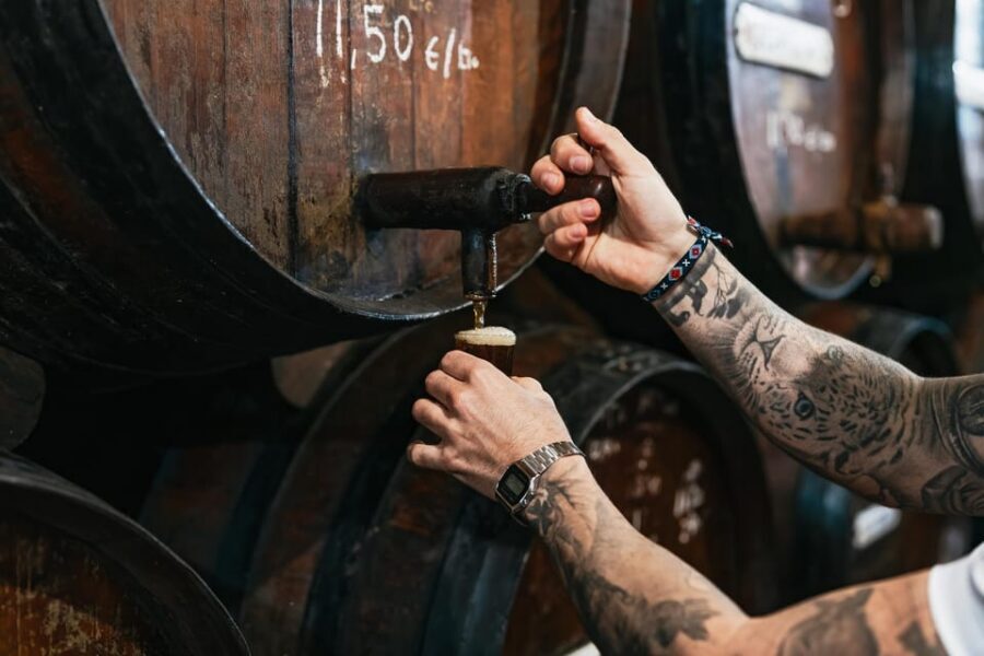 Málaga: Traditional Andalusian Tapas and Wine Tour - What you should expect at each stop (and where you might feel the friction)