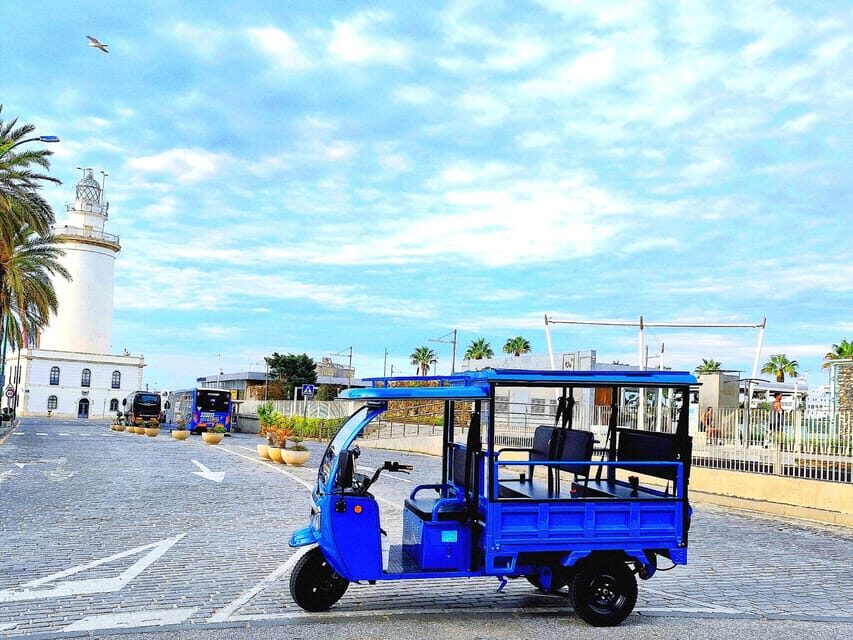 Malaga: Tuk tuk tour - Pompidou Málaga and Muelle Uno: Modern Art Energy on a Short Ride