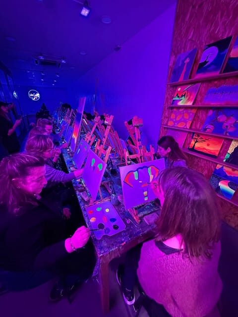 Málaga: Wine Gogh Glow Academy Paint and Sip Class - Key Things That Make This Paint and Sip Class Worth Your Time