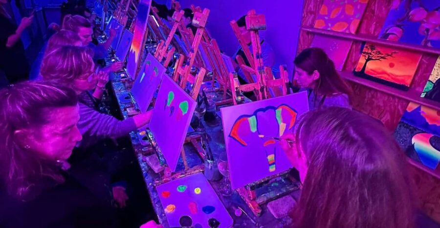 Málaga: Wine Gogh Glow Academy Paint and Sip Class - Wine Gogh Studio Meet-Up: Settling In Without Stress