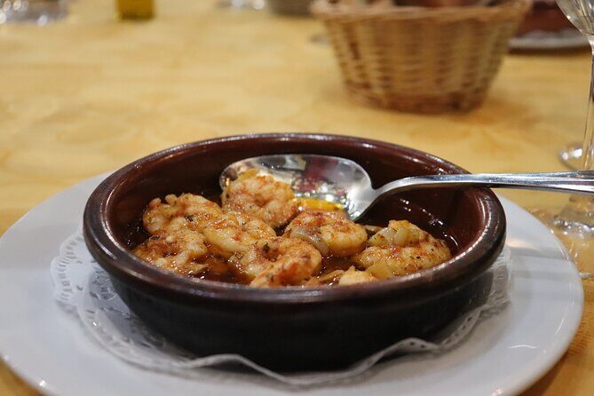 Malaga Wine & Tapas Small Group Guided Tour - Stop 1: Calle Larios, the classic warm-up