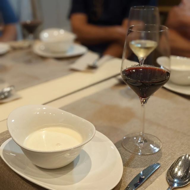 Málaga: Wine & Tapas Tour - Meeting at Calle Marqués de Larios: Your easiest start