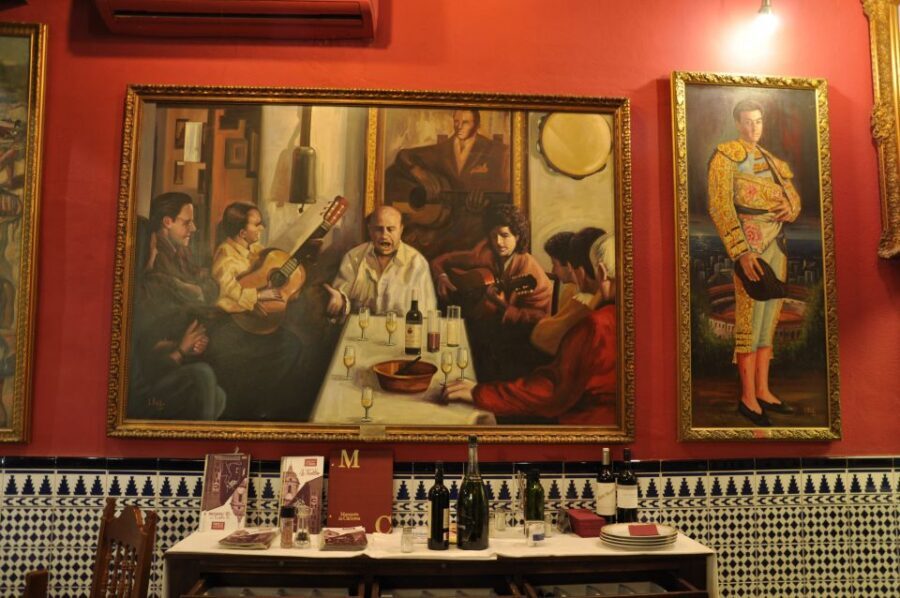 Málaga: Wine & Tapas Tour - Iglesia de San Juan: The quick cultural pause that gives context