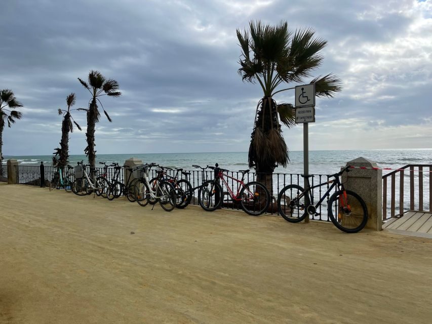 Marbella: 3-Hour Guided Bicycle Tour - Puerto Banús pass-by in 30 minutes: yachts, luxury, then back out