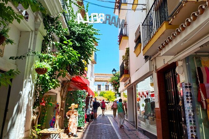 Marbella: group walking Tour - Why the guide experience matters (Sonia and Rocio style)