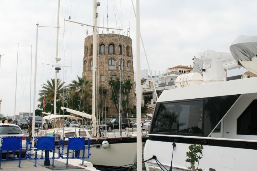 Marbella, Mijas and Puerto Banús Full-Day Sightseeing Tour - Golden Mile energy and Puerto Banús marina glamour