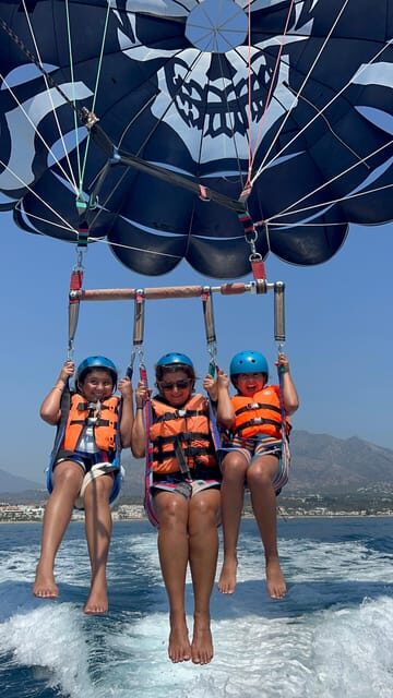 Marbella: Parasailing Flight from Puerto Banus - Heading to Puerto Banús: Pier 3 and the easy start