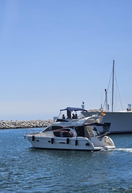 Marbella: Private Cruise in Yacht - Entering the Day: Boarding at Puerto José Banús, Dock 3