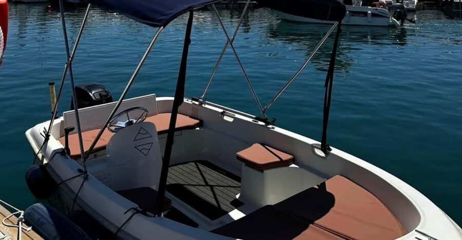 Marbella: Puerto Banús Boat Rental with No License Needed - Why a No-License Boat Rental Works Around Puerto Banús