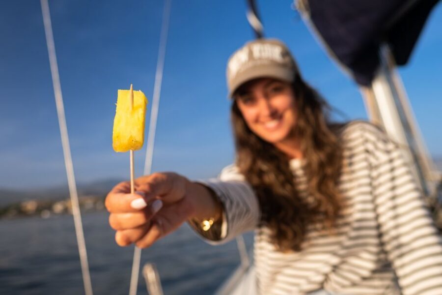 Marbella: Sailing & Dolphin Watching with Snacks and Drinks - What to bring (and what to do before you step onboard)
