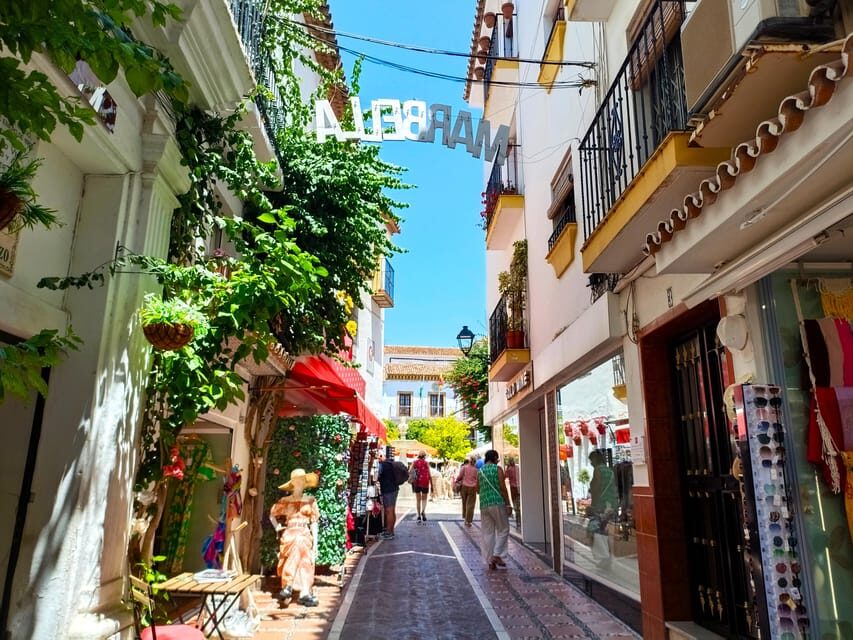 Marbella: Sightseeing Walking Tour - Getting Oriented in Alameda Park Before You Start Walking