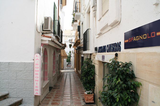 Marbella y Mijas Full Day Tour from Malaga - Puerto Banús marina: luxury boats, Gibraltar in the distance, and free time