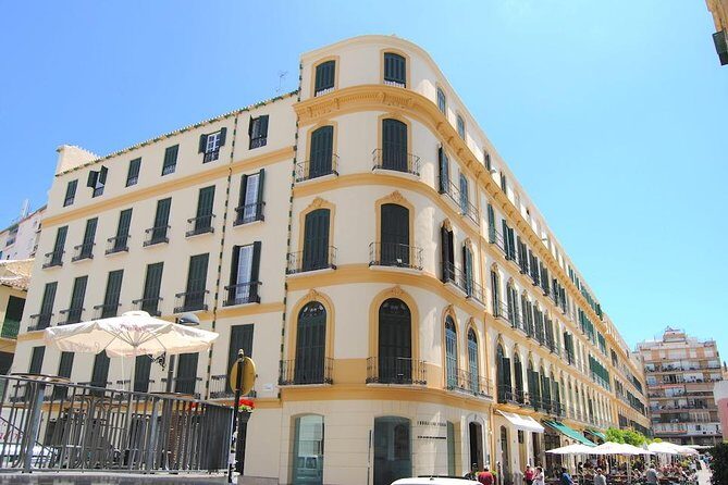Picasso roots Private Walking Tour in Central Malaga - Where the tour starts and how the 2 hours feel on the ground