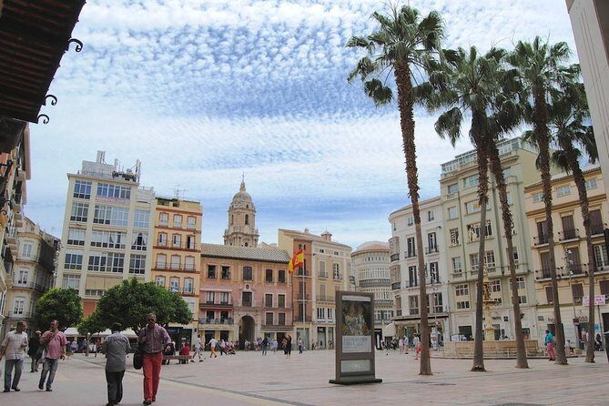 Picasso roots Private Walking Tour in Central Malaga - Stop 3: Picasso’s birthplace and what it reveals about his family