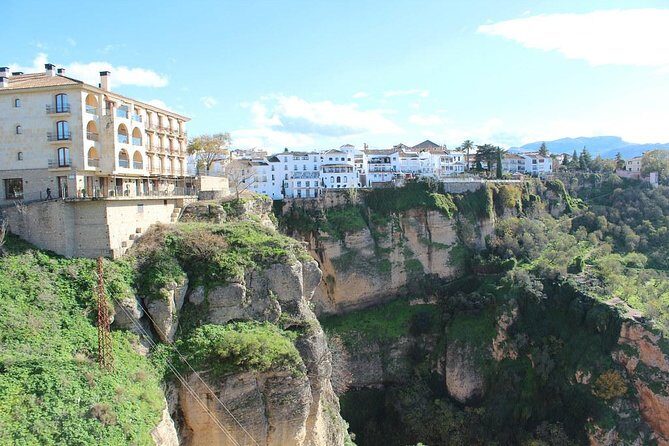 Private 3 hours Walking Tour of Ronda with official tour guide - Old-town markers and how your guide connects the dots