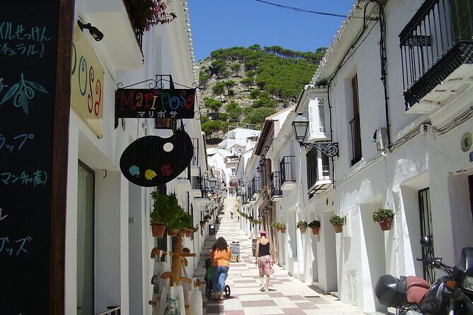 Private Day Trip to Las Mijas from Malaga - Mijas Pueblo: white houses, winding lanes, and your best walking time
