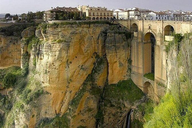 Private Tour of Ronda and Setenil de Las Bodegas - Málaga to Ronda and Setenil: the day’s rhythm