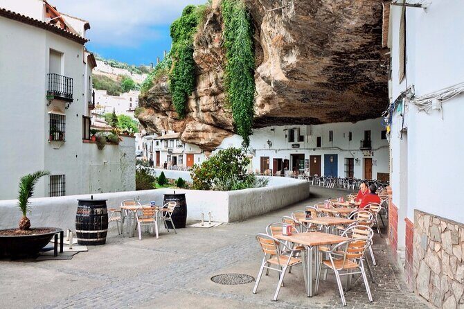 Private Tour of Ronda and Setenil de Las Bodegas - Food, shopping, and break time: how to use your hour(s)