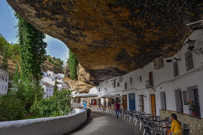 Ronda and Setenil de las Bodegas tour from Malaga - Should you book this Málaga to Setenil and Ronda tour?